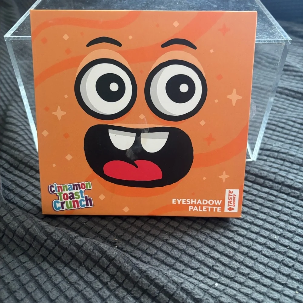 Cinnamon Toast Crunch Eyeshadow Palette